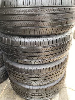 Set (4) tires Hankook Kinergy GT 235/60R18 95 % tread life