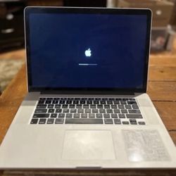 Apple Mid 2015 15 Inch MacBook Pro 2.8 Quad Core  i7, 16GB, AMD R9  512GB HD