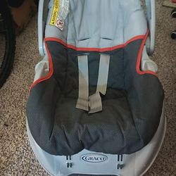 Graco Infant Car Seat With Base