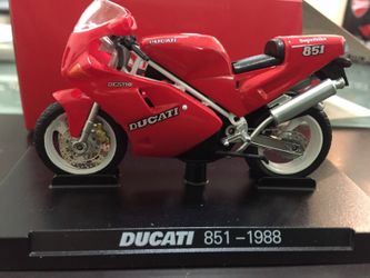 1:24 DUCATI classic 851