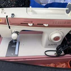 Vintage Singer Merrit 2404 Sewing Machine 