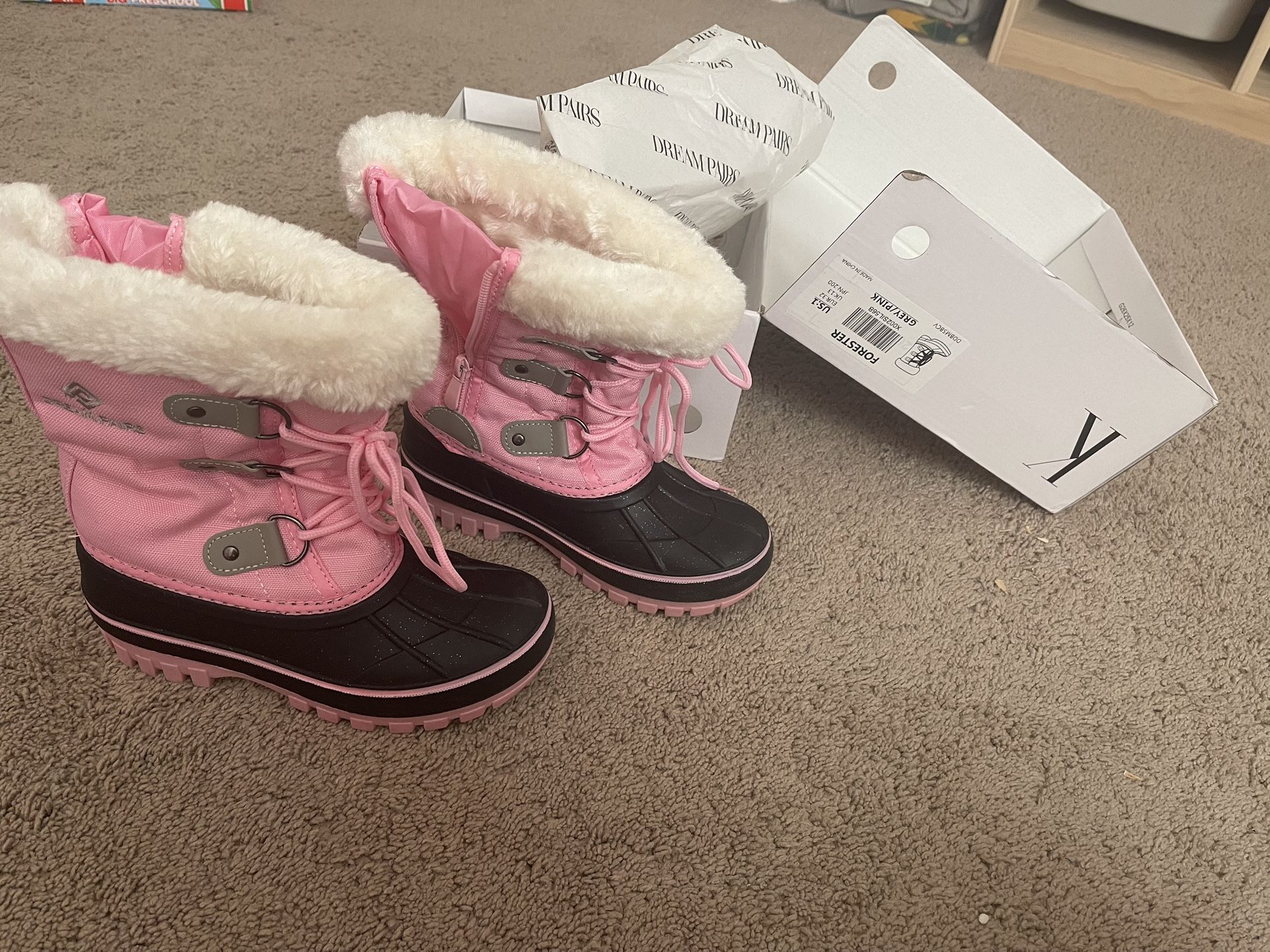 Childrens Size 1 Snow Boots