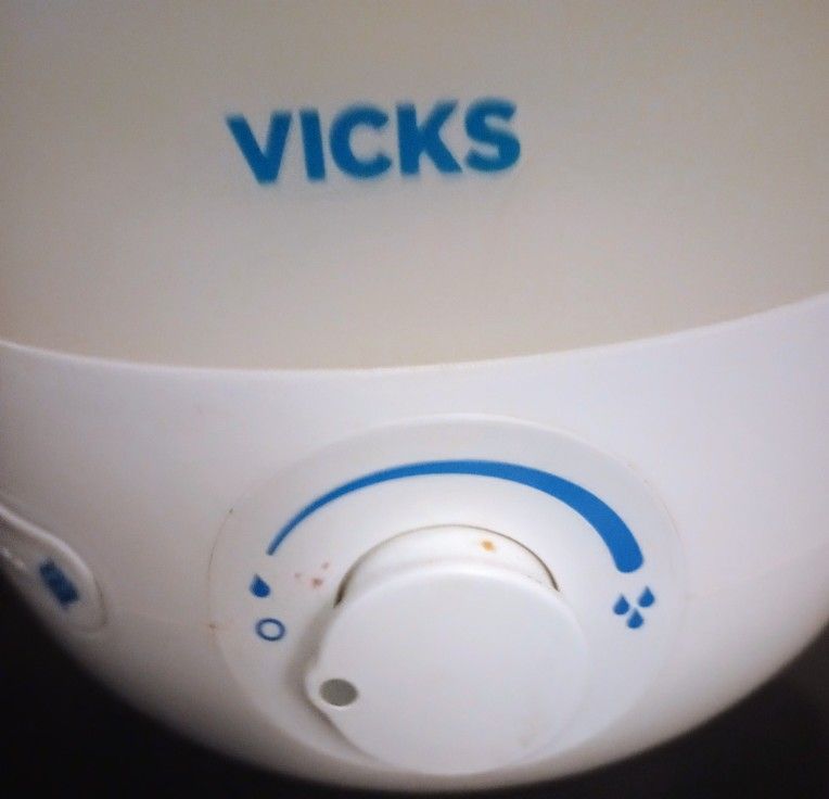 Vicks Humidifier Ti Be Used Alone or With Vicks menthol Insert vapo Tabs