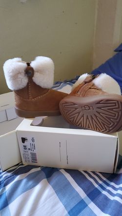 Baby uggs size 2/3