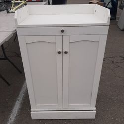 White Cabinet Island Table.   Kitchen House Hall Etc
