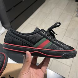 Men’s Gucci Sneakers Size 9- Original