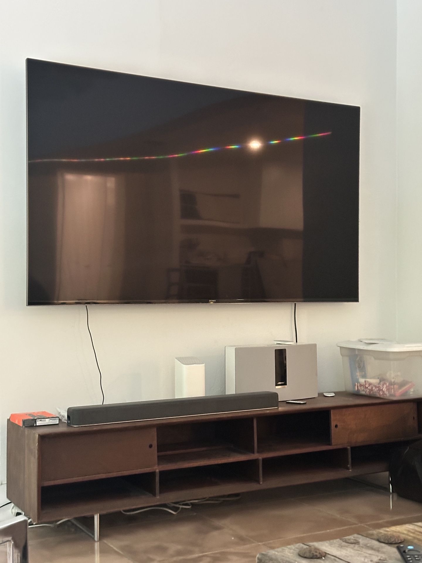 Sony 76” Smart TV w/ Wall Mount + Remote – Works Great!