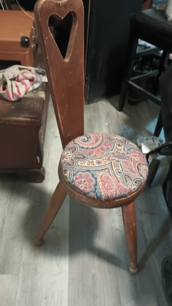 Antique Rare 3 Legged Chair Beautiful Show Piece
