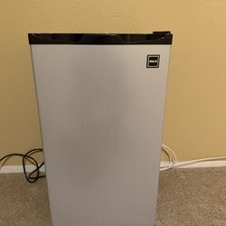 RCA Mini Fridge 