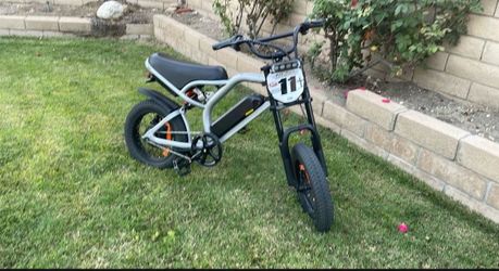 HikeepK-6 mini E bike trades or selling for 700$