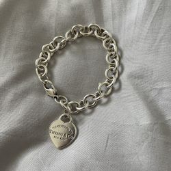 Please Return To Tiffany & Co. New York Heart Charm 925 Silver Bracelet 