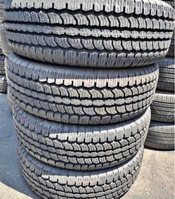 Set 285/60-18 Dunlop con el 80% de vida