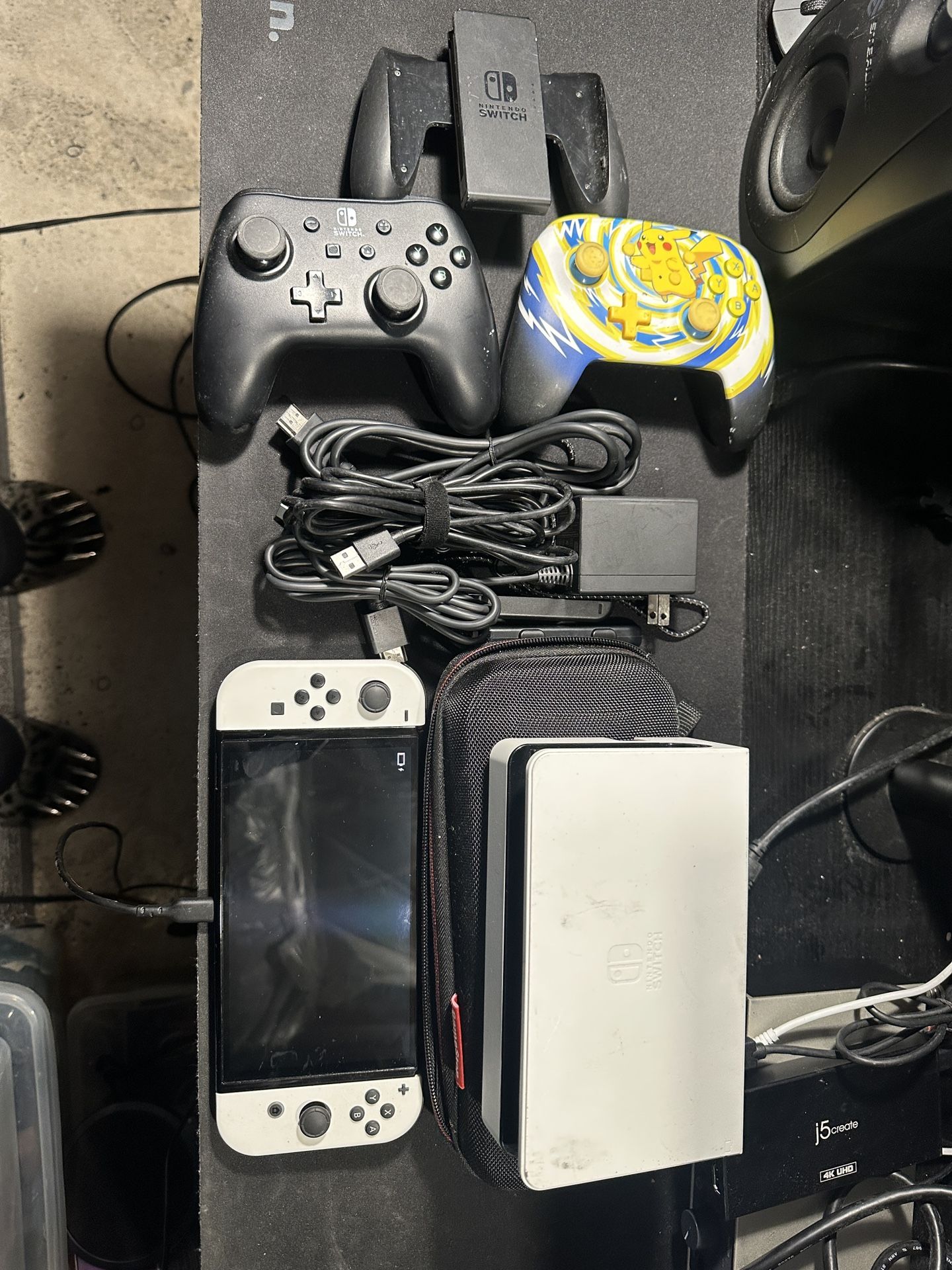 Nintendo Switch OLED - White (Bundle)