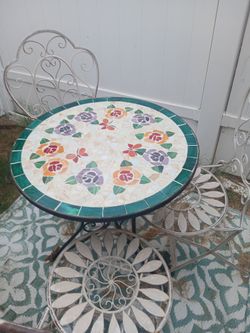 Vintage table 3 chairs