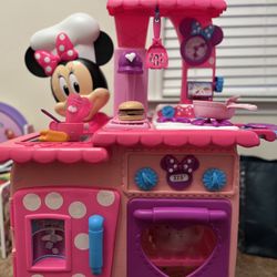 Minnie Mouse Kitchen Set