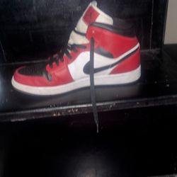 Jordan 1 Chicago Mids  Trades Also ! Size 11