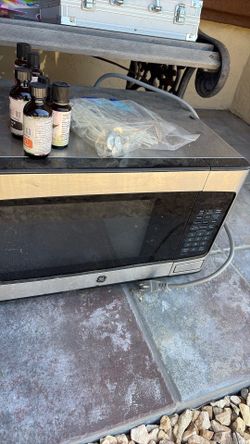 Free stuff art microwave