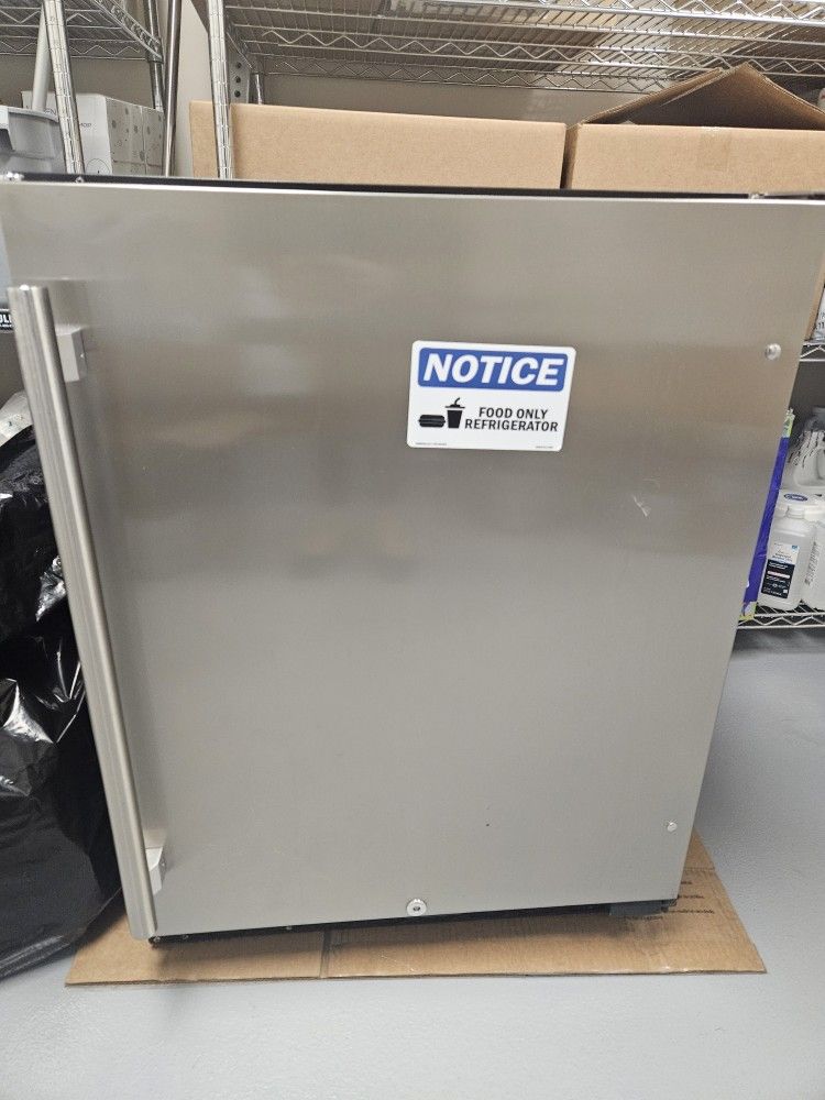 Summit Undercounter Refridgerator