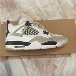 Jordan 4 Military Blacks