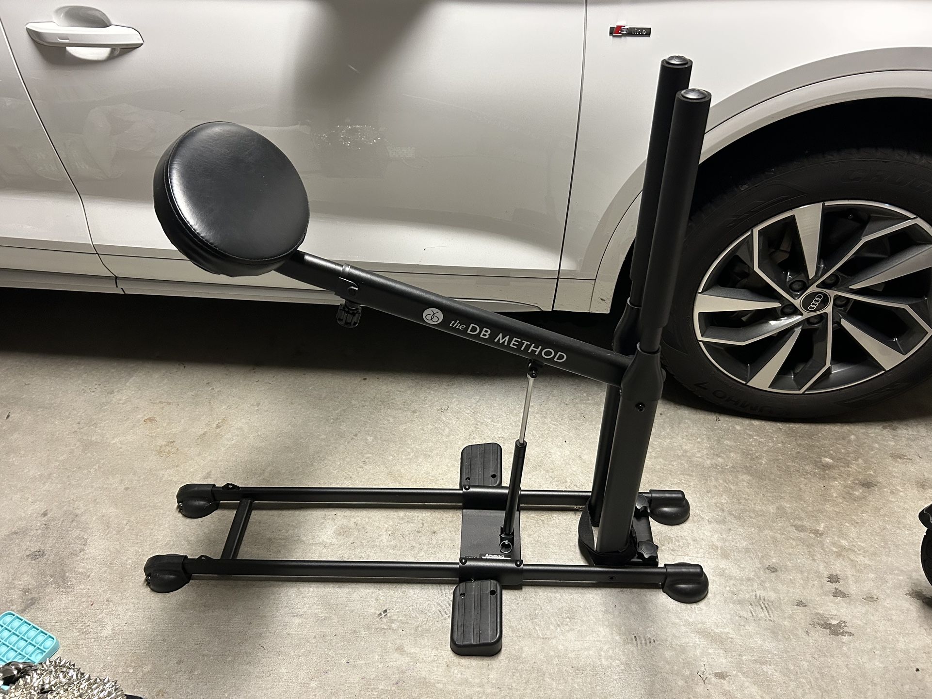 DB Method Squat Machine