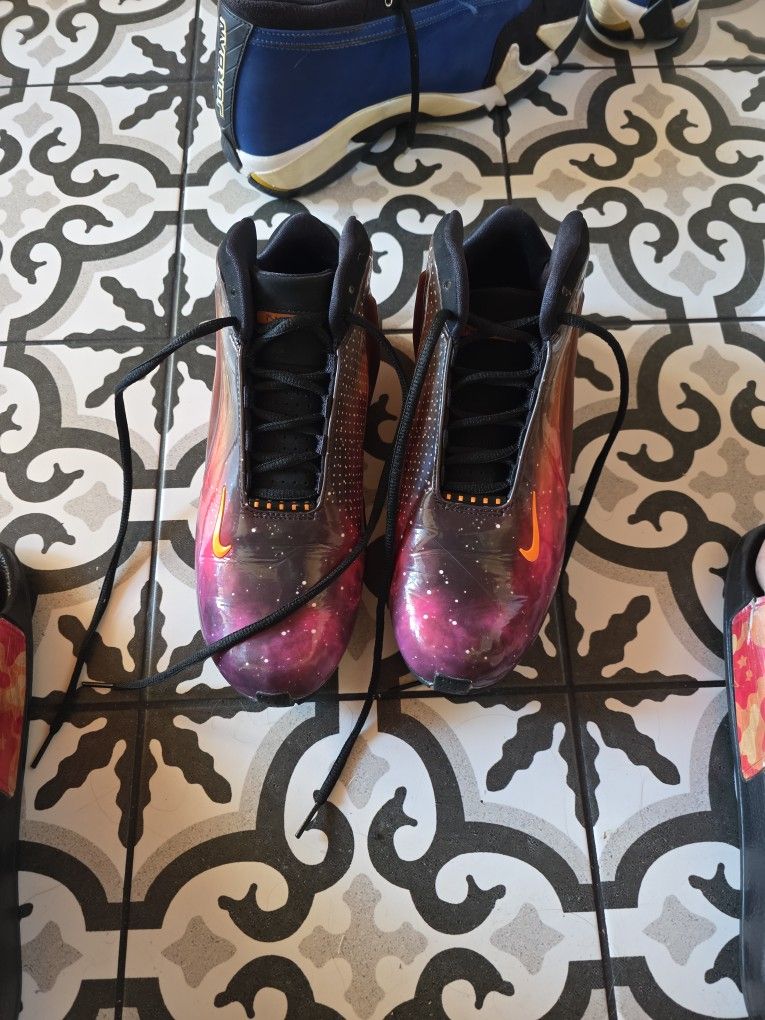 Nike Zoom Hyperflight
Superhero LeBron Size 8