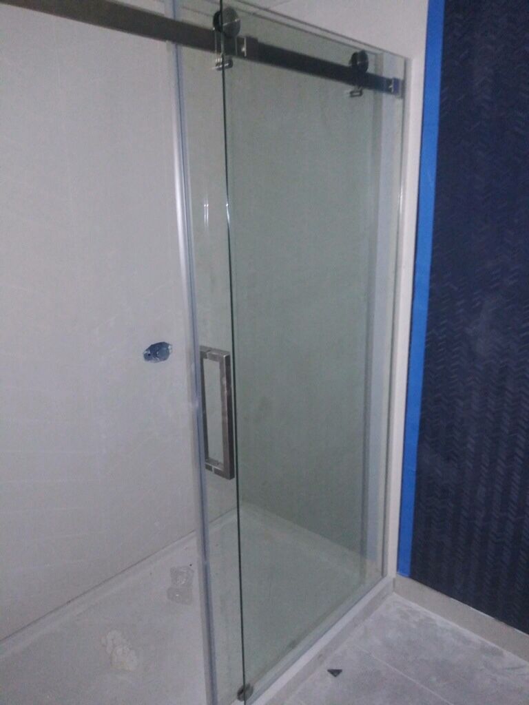 Shower door 60X72
