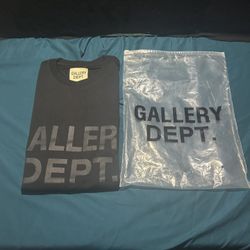 Designer Tees Size Large Brand New