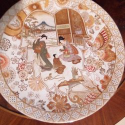 Large Japanese Satsuma decorative cabinet plate