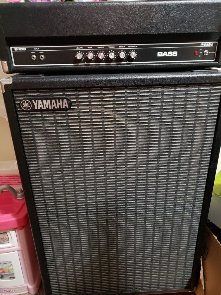 Yamaha Antique Amplifier And Speakers