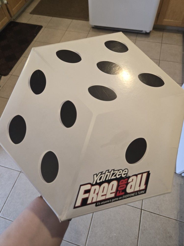 Yahtzee Free For All Tabletop Game