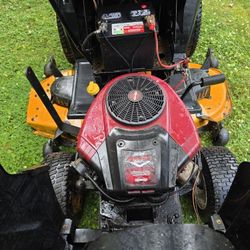 22HP Briggs & Stratton VTwin Engine- Runs Good 