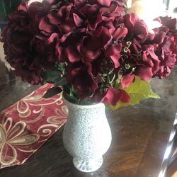 White glass vase with flowers 💐