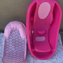 BABY BATHTUB AND BABY BATH SEAT 