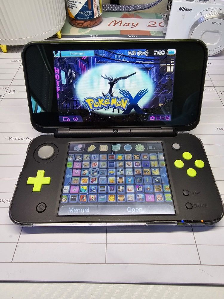 Nintendo 2DS XL - Green And Black