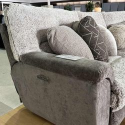OM• $38 Initial • Brand New// Power Reclining Sectional 