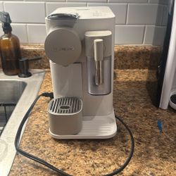 DeLonghi Nespresso Machine