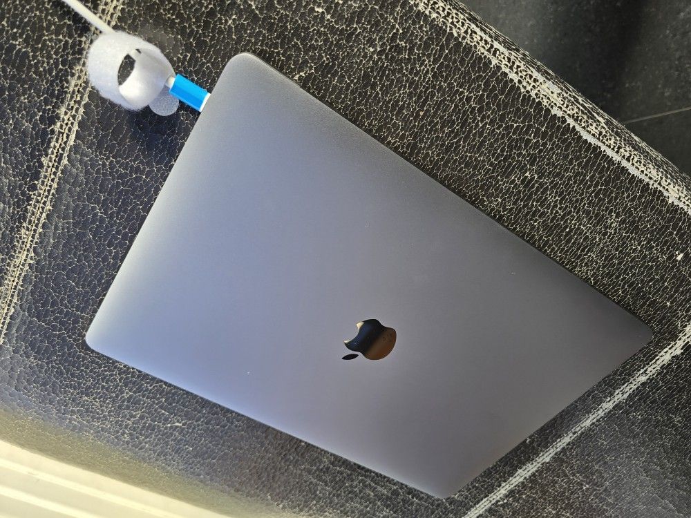 2018 Macbook Pro A1989 i7,16Gb,1Tb SSD,13” LCD, Charger,Space Gray Color, Ori Box,Office 2022 for Great Purchase Or Good Trade In