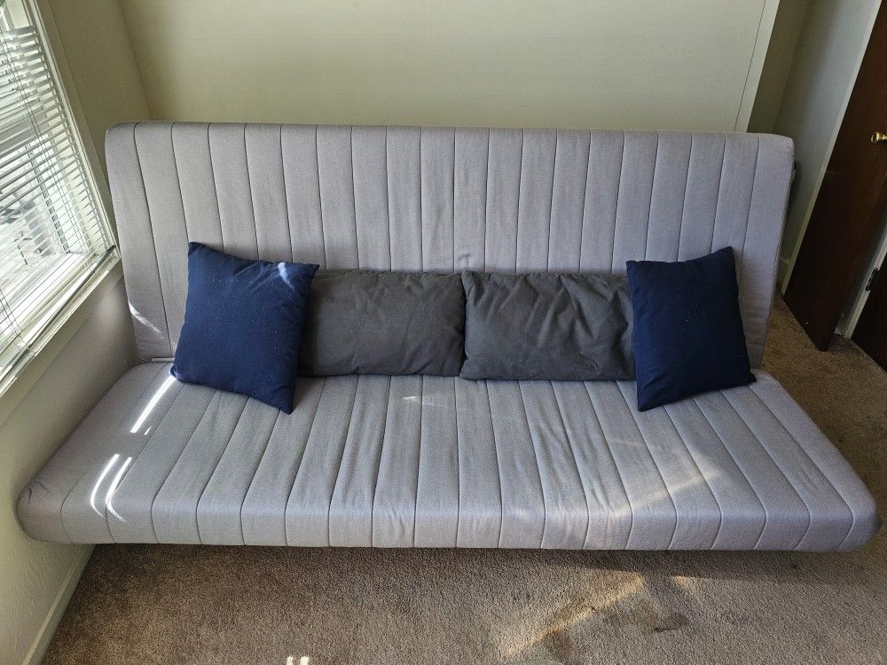 Couch Futon / Queen Bed - Ikea