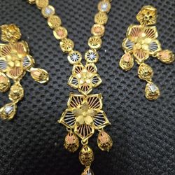 13 inch 18 caret gold plated necklace 