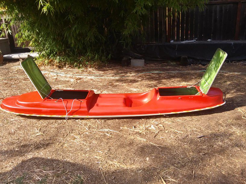 Kayak Diving fishing  vintage 80's lots of storage. Fiber glass great condition.