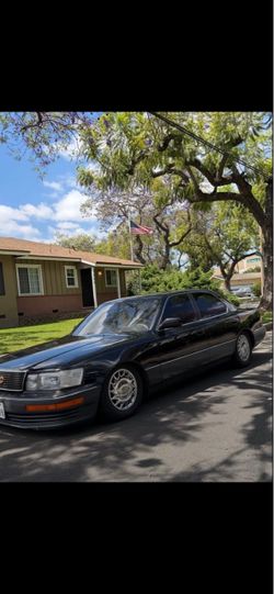 1992 Lexus LS 400