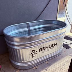 Behlen Stock Tank 2ft x 2ft x 4ft.