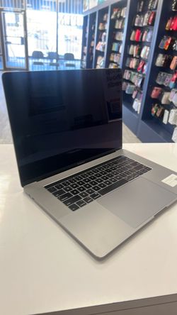 MacBook Pro 16Ram 1tb 15in. 2018