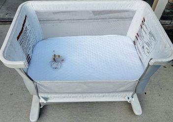 VAVASOO Electric Bedside Bassinet – Excellent Condition