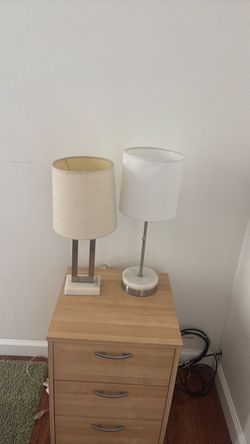 Side table and 2 lamps