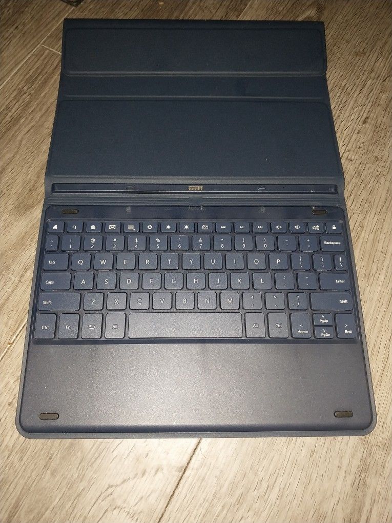Microsoft Surface Pro 11inch Magnetic Keyboard Folio Case - Blue - Excellent Condition