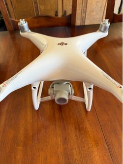 DJI Phantom 4 Pro V2.0 Drone Package – Extra Battery – Excellent Condition