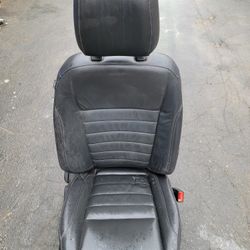 13/18 Ford Cmax Right Seat Front $200