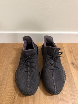 Adidas Yeezy Boost 350 V2 in black