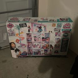 LOL OMG House Of Surprises